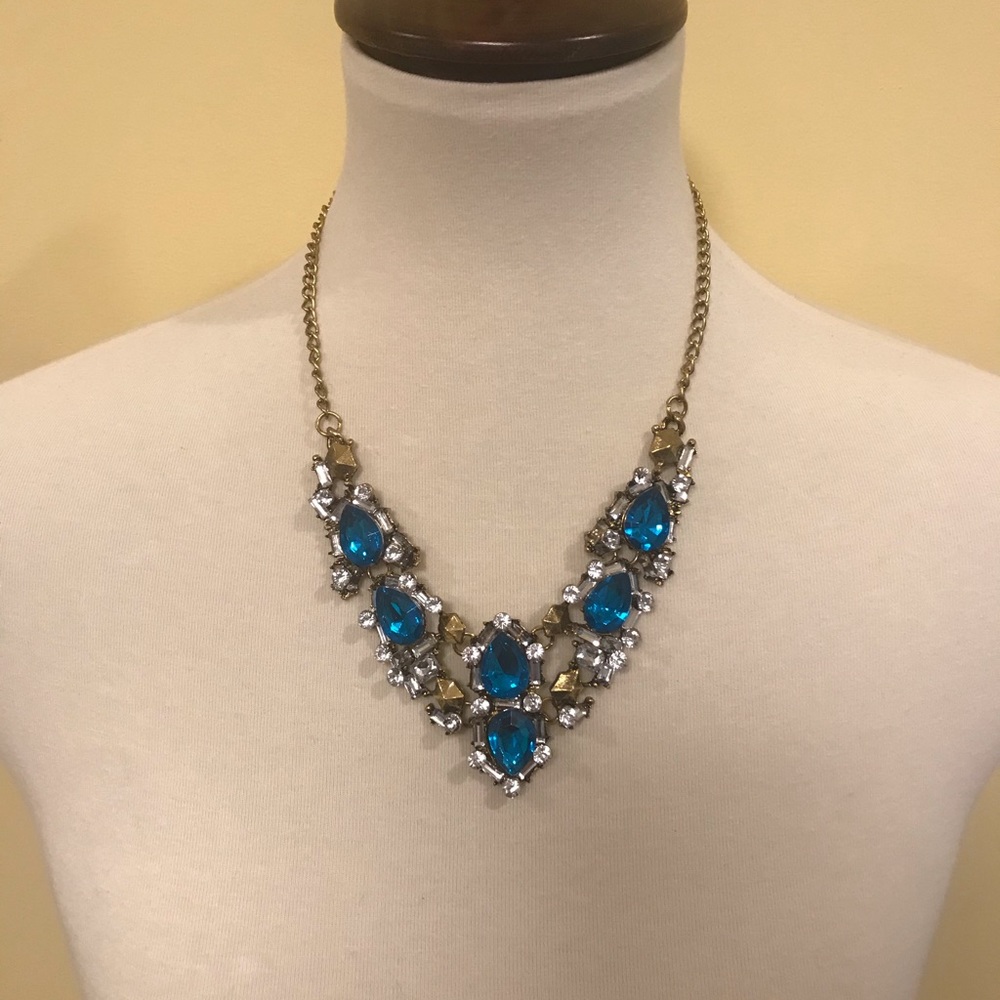 3/$10 Blue statement necklace